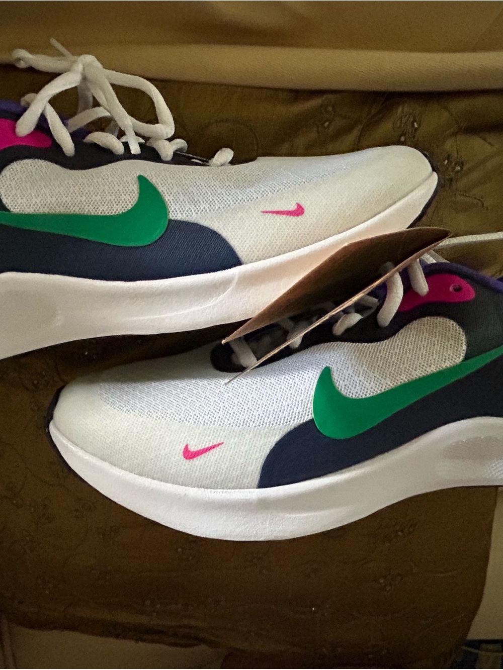 Nike Women’s White Running Sneakers with Green Swoosh & Pink Accents